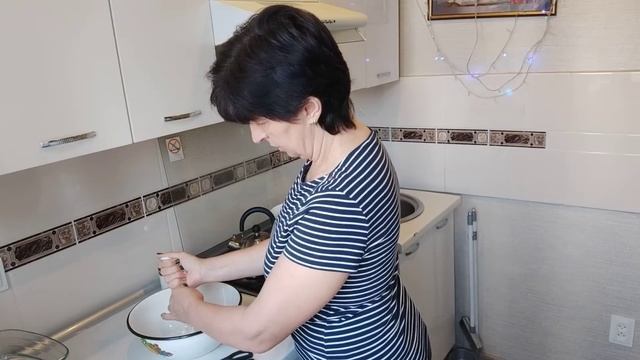 ДЕНЬ РОЖДЕНИЯ И БИТОЕ СТЕКЛО /А вы гадали под Новый год? смотреть онлайн