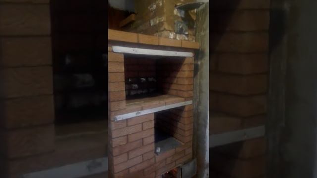 Небольшая печь с малой плитой и местом для сушки вещей. смотреть онлайн