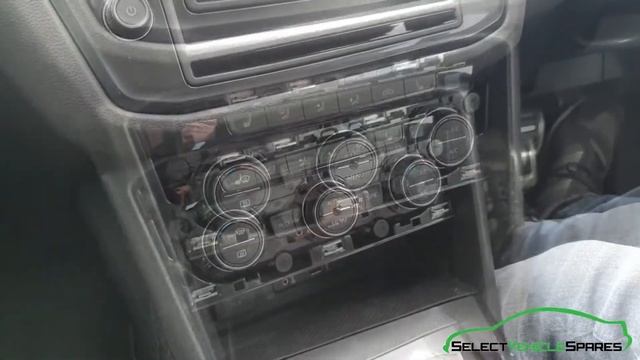 VW TIGUAN MK2 - How To Remove Heater Climate Control Panel & Air Con Switch Surround Fascia Trim смотреть онлайн