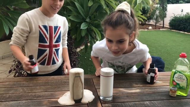 Воздушная теплая пена или простой эксперимент с перекисью водорода! смотреть онлайн