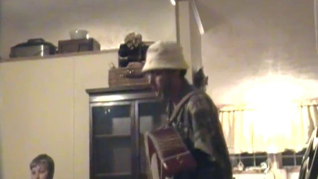 Rudy Harley plays a little accordion смотреть онлайн