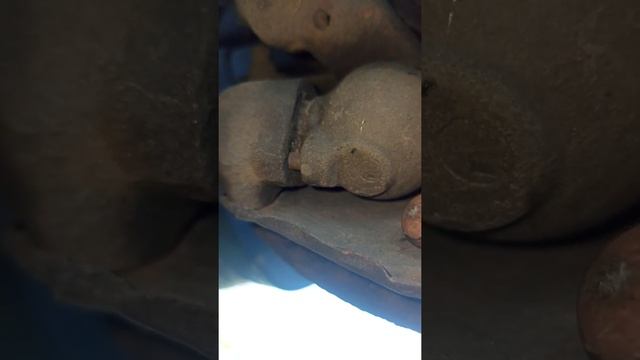 Шаровая опора Мерседес w140 развалилась! немного о качестве запчастей смотреть онлайн