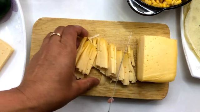 ?QUYMOQLI SALAT/oson,to'yimli Va Kamxarj/САЛАТ С ЯИЧНЫМИ БЛИНЧИКАМИ