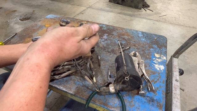 Chevy Suburban Air Suspension Pump Problems смотреть онлайн