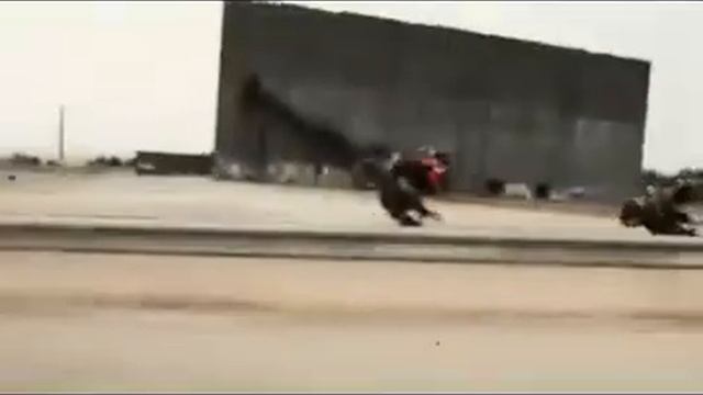 Классные трюки на мотоциклах ! Смотреть всем !!! смотреть онлайн