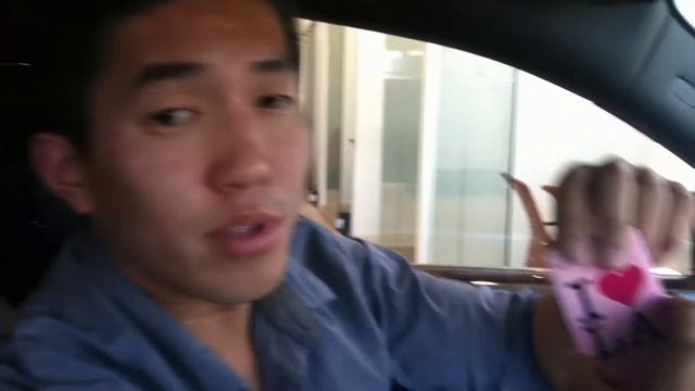 Plugggg mp3/mp4 player demo in a Porsche смотреть онлайн