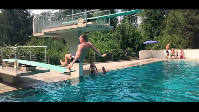 Тот момент когда облажался на глазах у всех. Epic fail moment in Switzerland смотреть онлайн