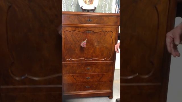 1840s Biedermeier Chest смотреть онлайн