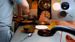 Как пожарить икру толстолобика. Икра на сковородке.