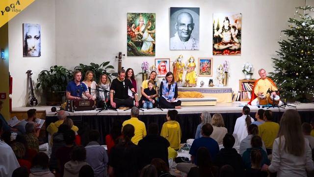 Krishna Mahayogin Bhaktanam Abhayankara Govinda Paramananda Sarvame - Kirtan Chanting Group смотреть онлайн