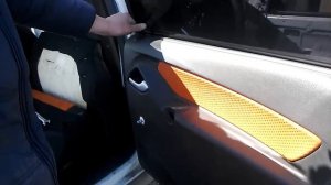 Снятие обшивки задней двери Лада Калина Кросс(Lada Kalina Cross)