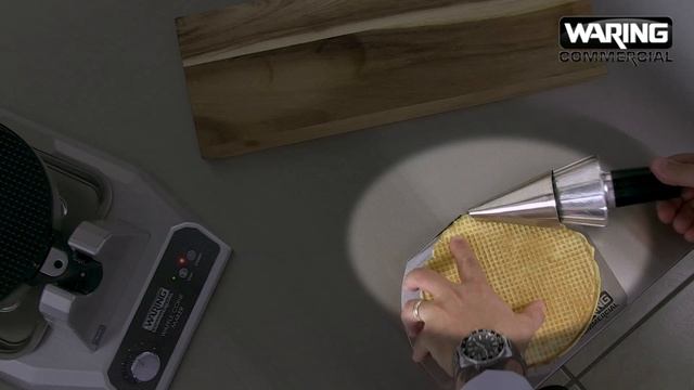 WWCM180 200 Waffle Cone Maker WARING COMMERCIAL смотреть онлайн