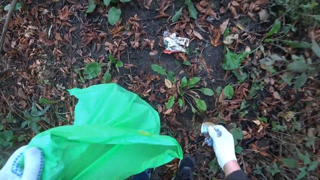 Борьба за чистый берег №22 Два зелёных мешка. Осенний берег Яузы. смотреть онлайн