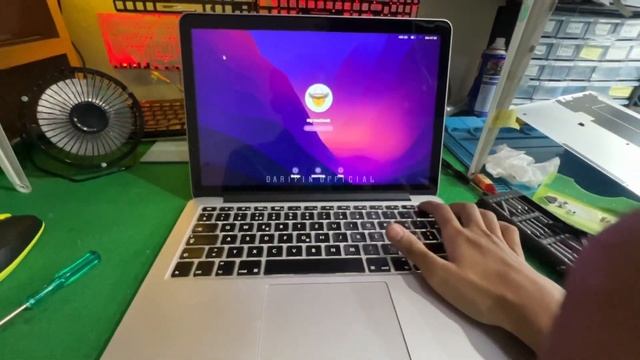 Macbook Pro 2015 13’ A1502 service Layar Glitch Bergaris Berbayang Flicker смотреть онлайн
