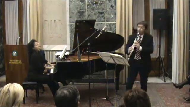 Robert Schumann Drei Romanzen op 94 2° movimento смотреть онлайн