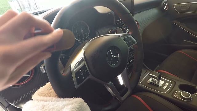 Cleaning my AMG Alcantara (Dinamica) Steering Wheel смотреть онлайн
