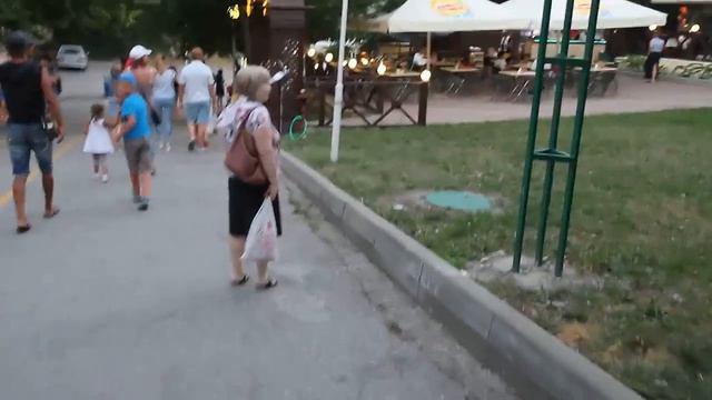 Геленджикская Набережная. Прогулка и Ужин в Кафе ☼ ЧЕРНОЕ МОРЕ, ГЕЛЕНДЖИК 2016. День #8 смотреть онлайн