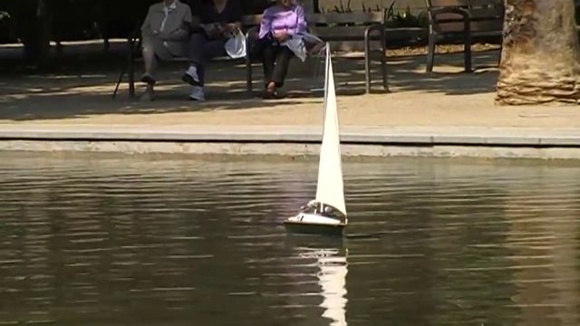 Century 750, Navegando en los jardines del principe de Girona 31/05/2015 смотреть онлайн