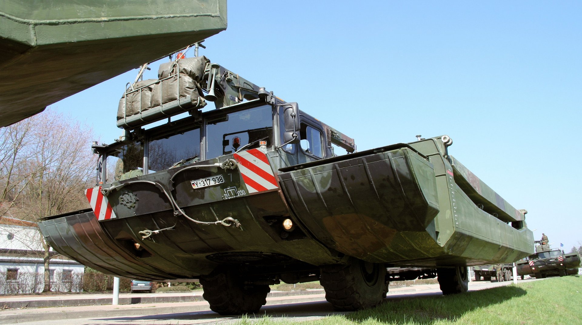 Наведение понтонной переправый с помощью установки амфибии М3 смотреть онлайн