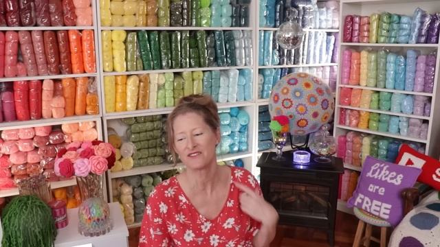 Craft Room Tour, Sunburst & a Cable! Knitting Podcast 132 смотреть онлайн