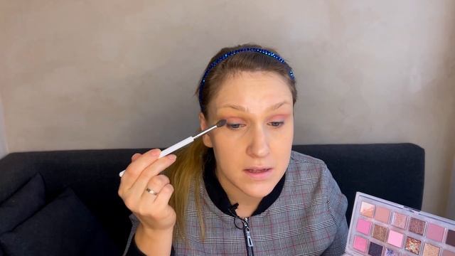 ОБЗОР HUDA BEAUTY ROSE QUARTZ EYESHADOW PALETTE| СВОТЧИ, МАКИЯЖ, СТОИТ ЛИ БРАТЬ? смотреть онлайн