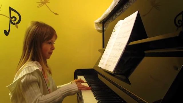 Julia - A Day at the Carnival смотреть онлайн