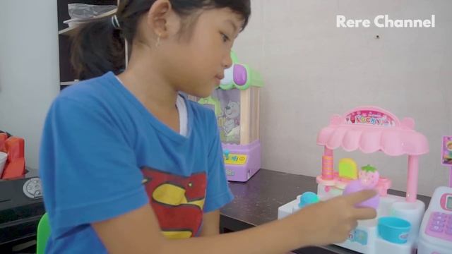 Drama Rere Jadi Penjual Es Krim & Lolipop Mainan ada Kasir nya Juga Lucu banget смотреть онлайн