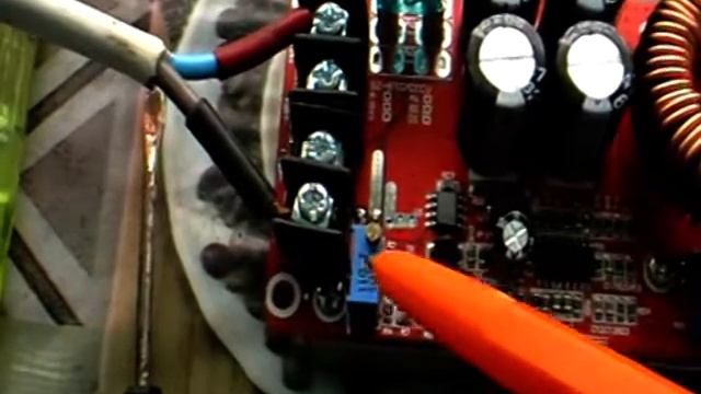 Как поднять напряженея и обзор DC-DC-20 А-1200 ват. повышающего преобразователя смотреть онлайн