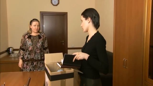 МОЖНО ЛИ ПРОВИНЦИАЛКЕ ПРИВЫКНУТЬ К ЖИЗНИ В ШУМНОЙ СТОЛИЦЕ И СПРАВИТЬСЯ С НЕЙ?Мы Странно Встретились смотреть онлайн