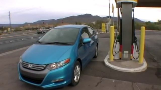 Prius Killer? 2010 Honda Insight смотреть онлайн