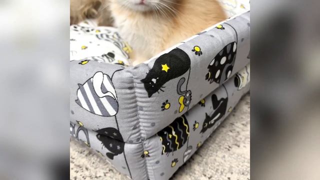 Лежанка для животных TerraBed прямоугольная "Коты с галстуками" с подушкой смотреть онлайн