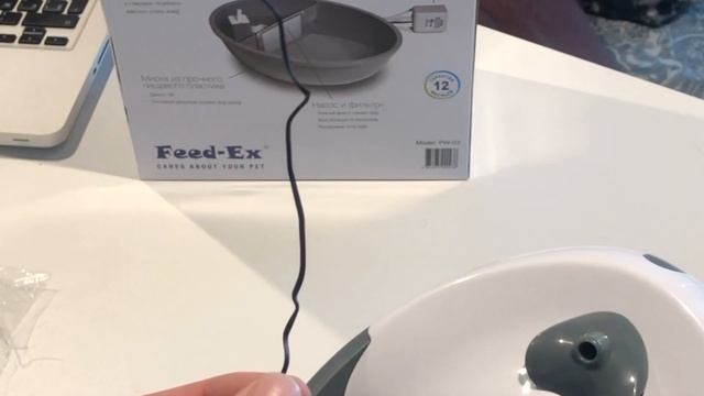 Видеообзор на автоматическую поилку-фонтанчик для кошек Feed-Ex смотреть онлайн