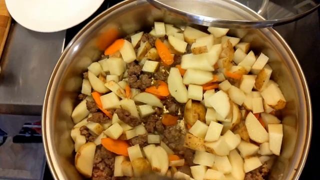 Rustic Ground Beef Goulash: A Hearty Stew That's Packed with Flavor! смотреть онлайн