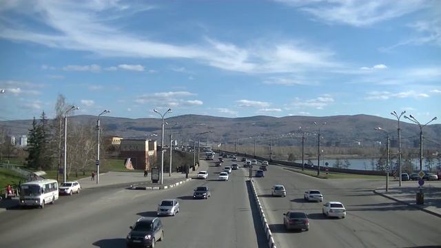 Красноярск - вид с пешеходного моста смотреть онлайн