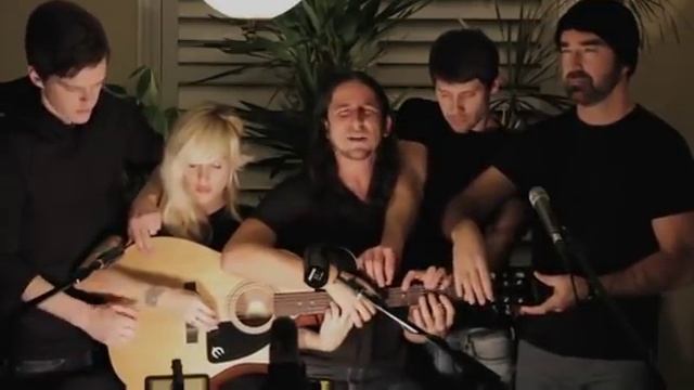Somebody That I Used to Know - Walk off the Earth (Gotye - Cover) смотреть онлайн