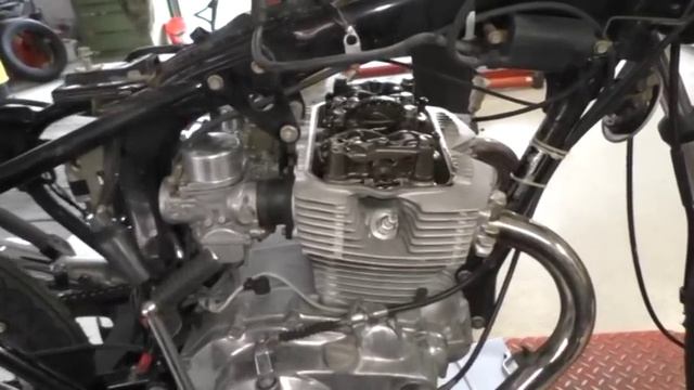 Cafe Racer CB 400 N Honda Philipp смотреть онлайн