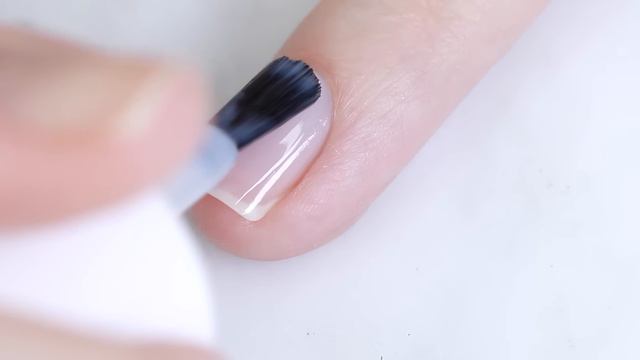 THE 5 BEST SHEER NATURAL NAIL POLISHES FOR HEALTHY LOOKING NAILS
