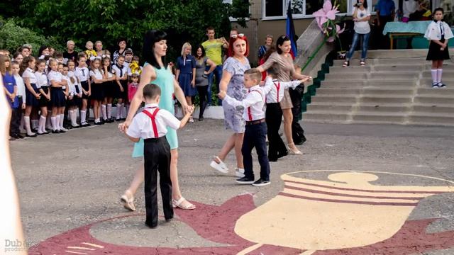 Первый звонок в школе номер 1 в г. Дебальцево в 2018 году. Макет творческого фильма. смотреть онлайн