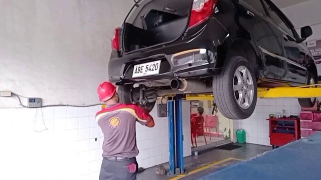 New KYB rear shock for my Toyota Wigo смотреть онлайн