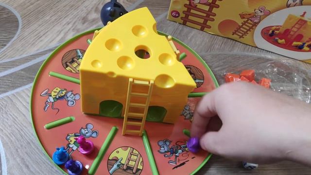 Погоня за сыром. Игра из фикс прайс смотреть онлайн