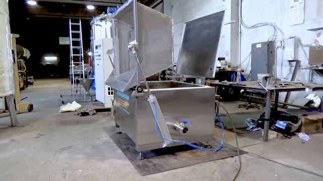 Варочный котёл с автоматом выгрузки варёного мяса, колбасы, сосисок