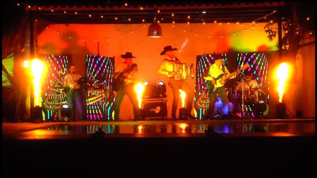 Los Hijos Del Pueblo - La Víbora De La Mar ( Live Se armó la fiesta ) смотреть онлайн