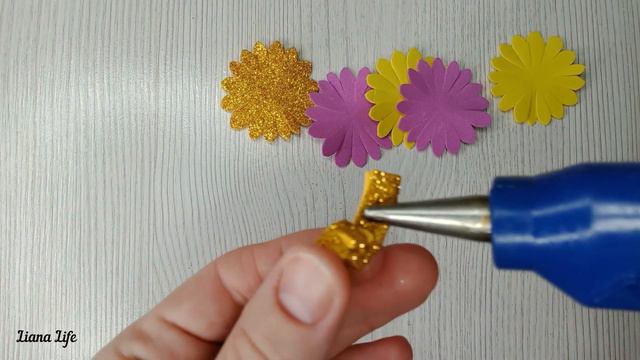 DIY Цветы из глиттерного фоамирана 🤗💓 Весенние Резиночки, заколочки из фоамирана смотреть онлайн