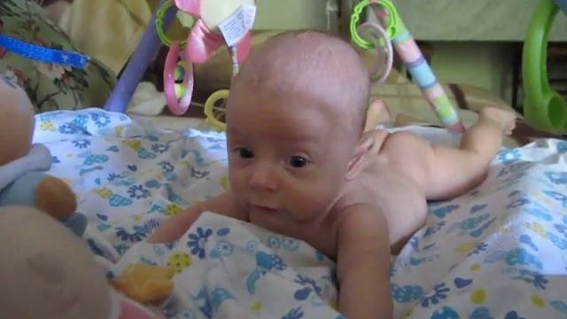 учимся держать головку смотреть онлайн