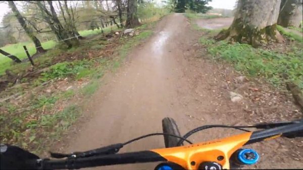 Slippery when Wet | Regentaufe am Samerberg + Neue Downhill Bikes (Scott Gambler, Canyon Sender)