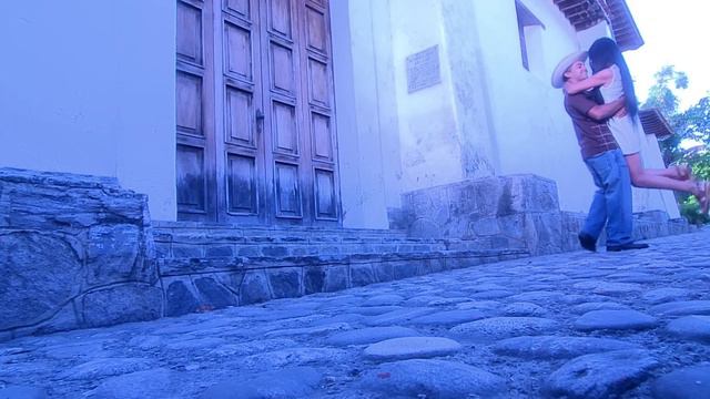 Armando Martinez. Ni que te aferres a el. Video Oficial смотреть онлайн