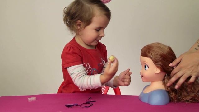 Принцесса софия прекрасная делаем прическу и макияж Princess sofia toy смотреть онлайн