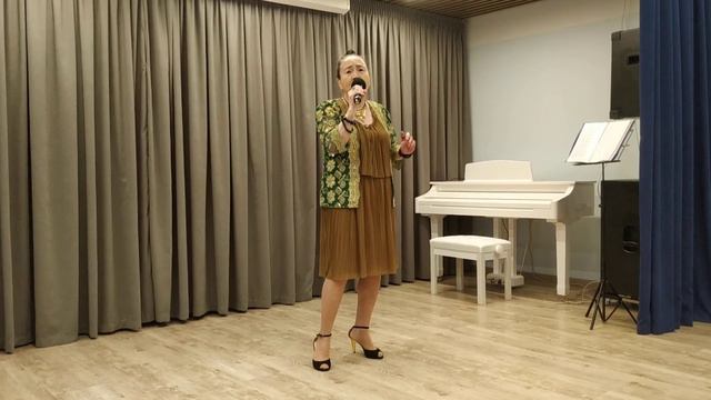 Поёт Майя Абдураимова -спасибо за сына, спасибо за дочь... смотреть онлайн