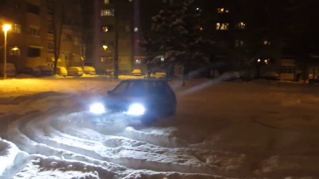 Zimske carolije Mazda 323 Turbo 4wd смотреть онлайн
