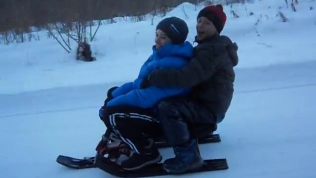 Пацаны разогнались на санках 50 км/ч. смотреть онлайн
